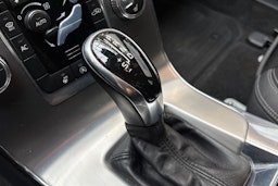 Musta Volvo V60 2015 kuva 27.