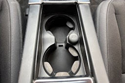 Musta Volvo V60 2015 kuva 28.