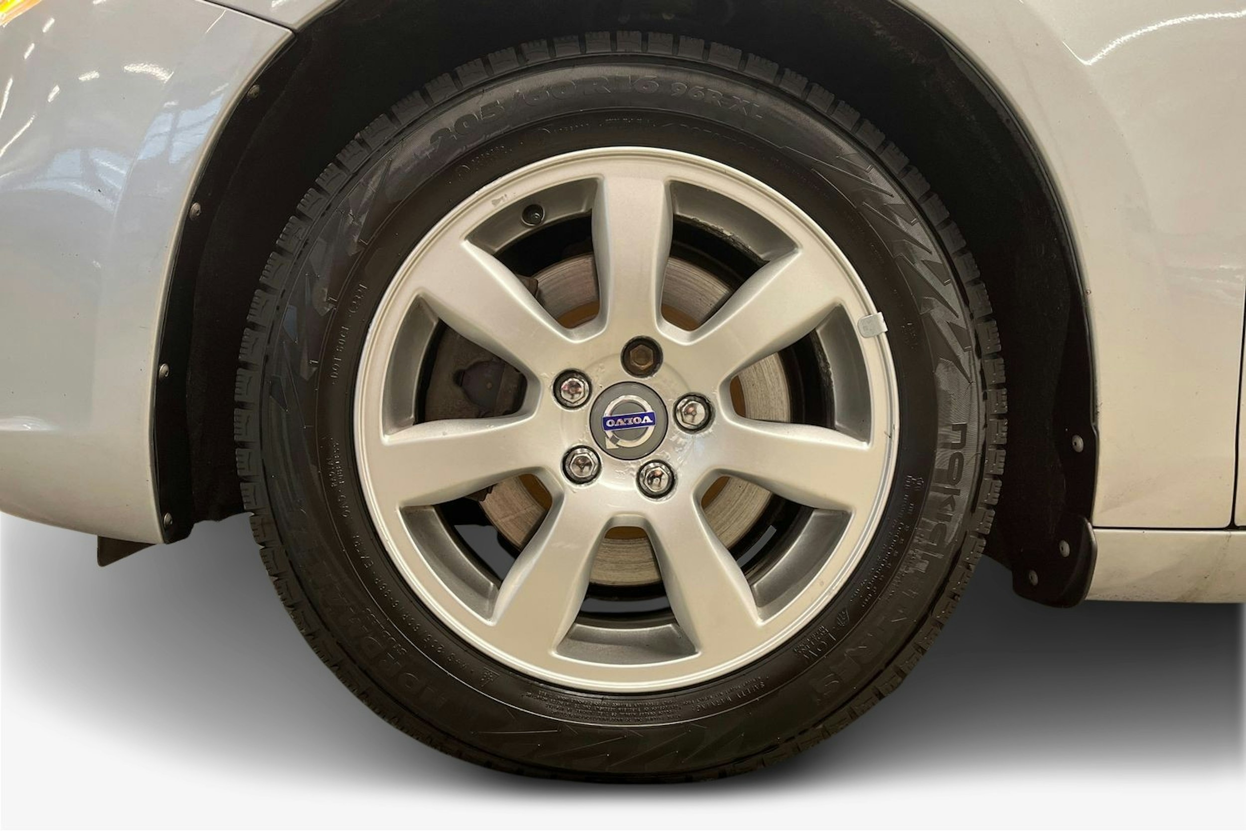 met. hopea Volvo V60 2015 kuva 9.