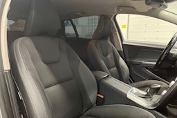 met. hopea Volvo V60 2015 kuva 13.