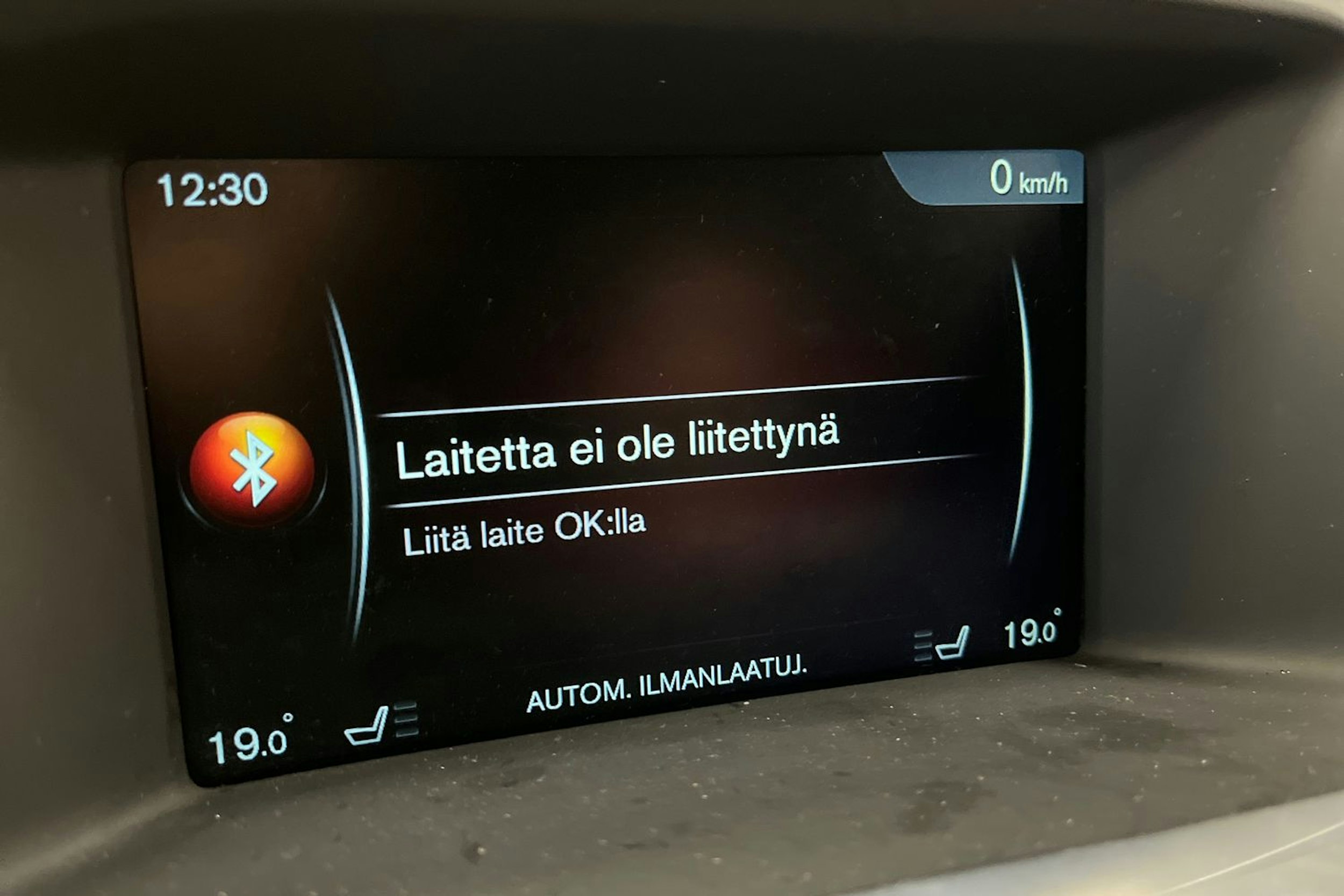 met. hopea Volvo V60 2015 kuva 18.