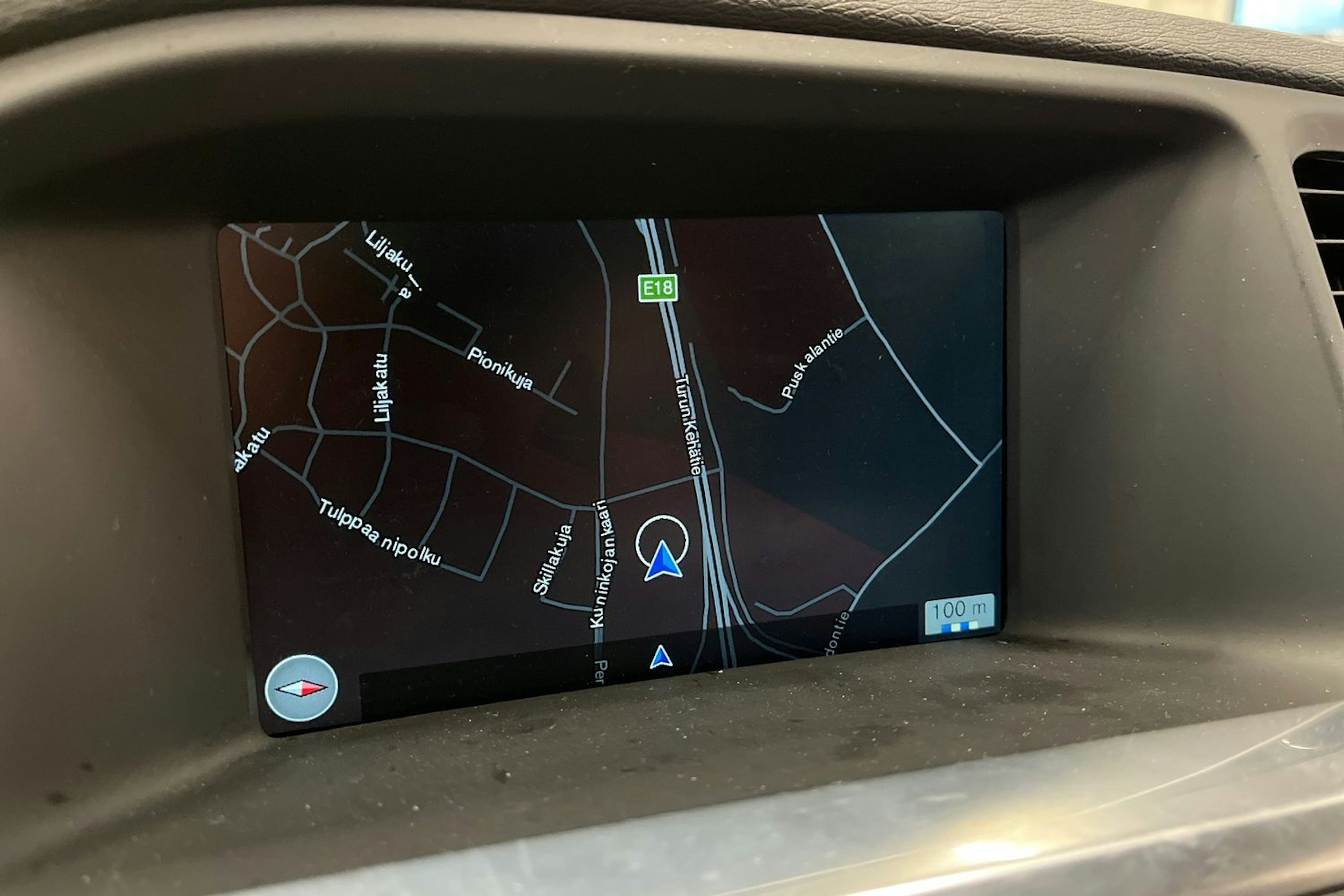 met. hopea Volvo V60 2015 kuva 19.