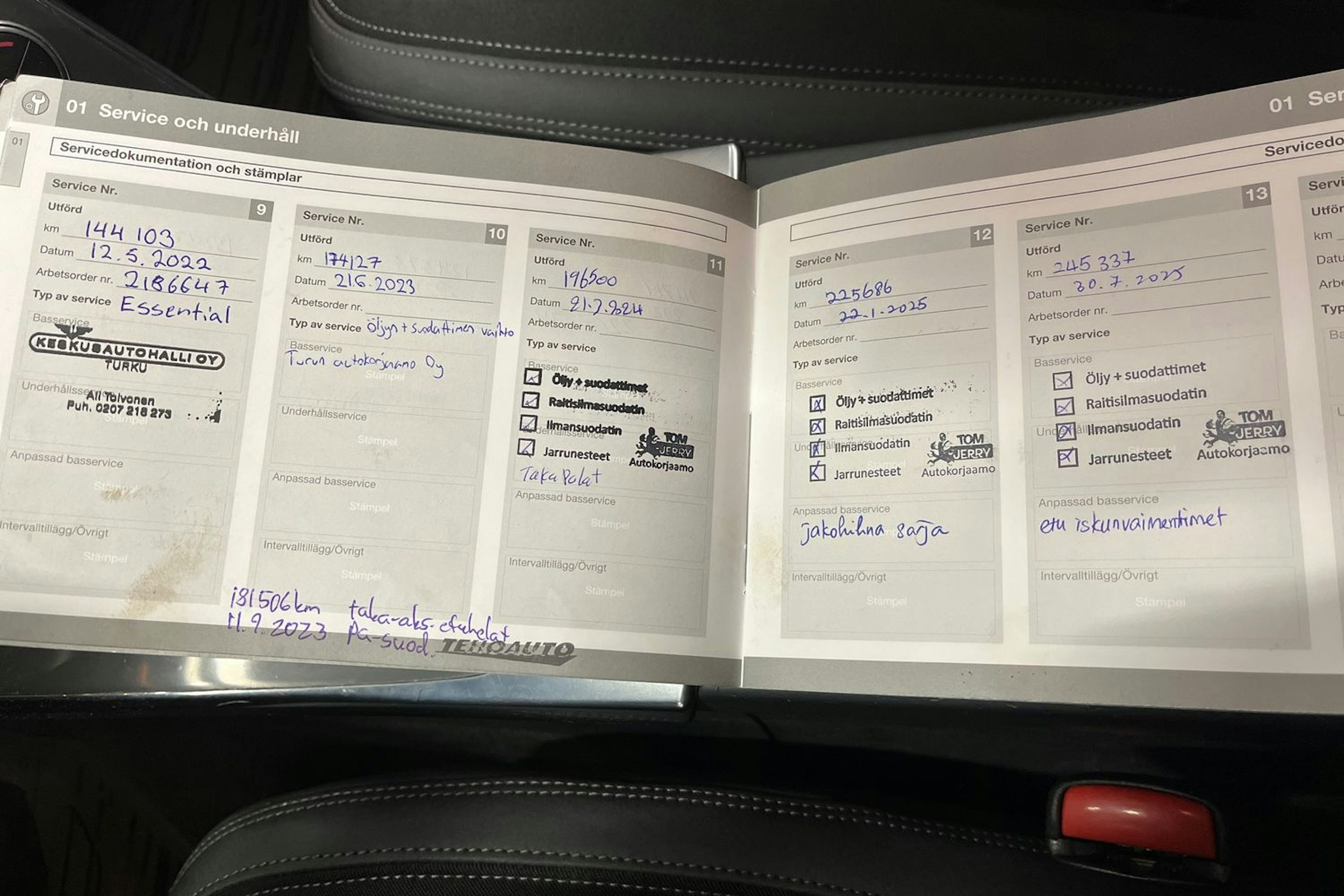 met. hopea Volvo V60 2015 kuva 27.