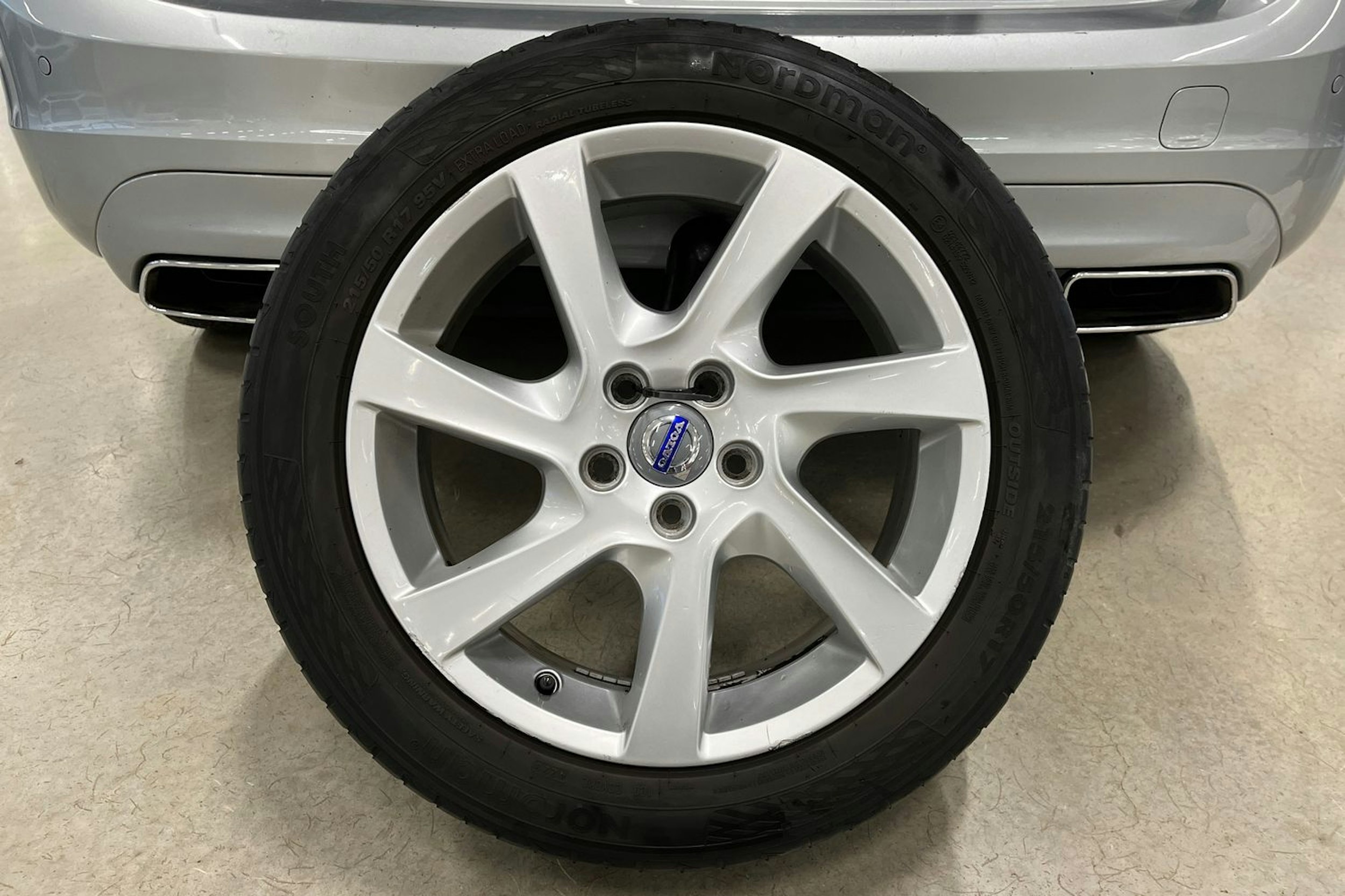 met. hopea Volvo V60 2015 kuva 31.