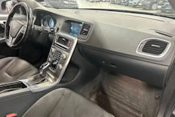 sininen Volvo V60 2014 kuva 12.