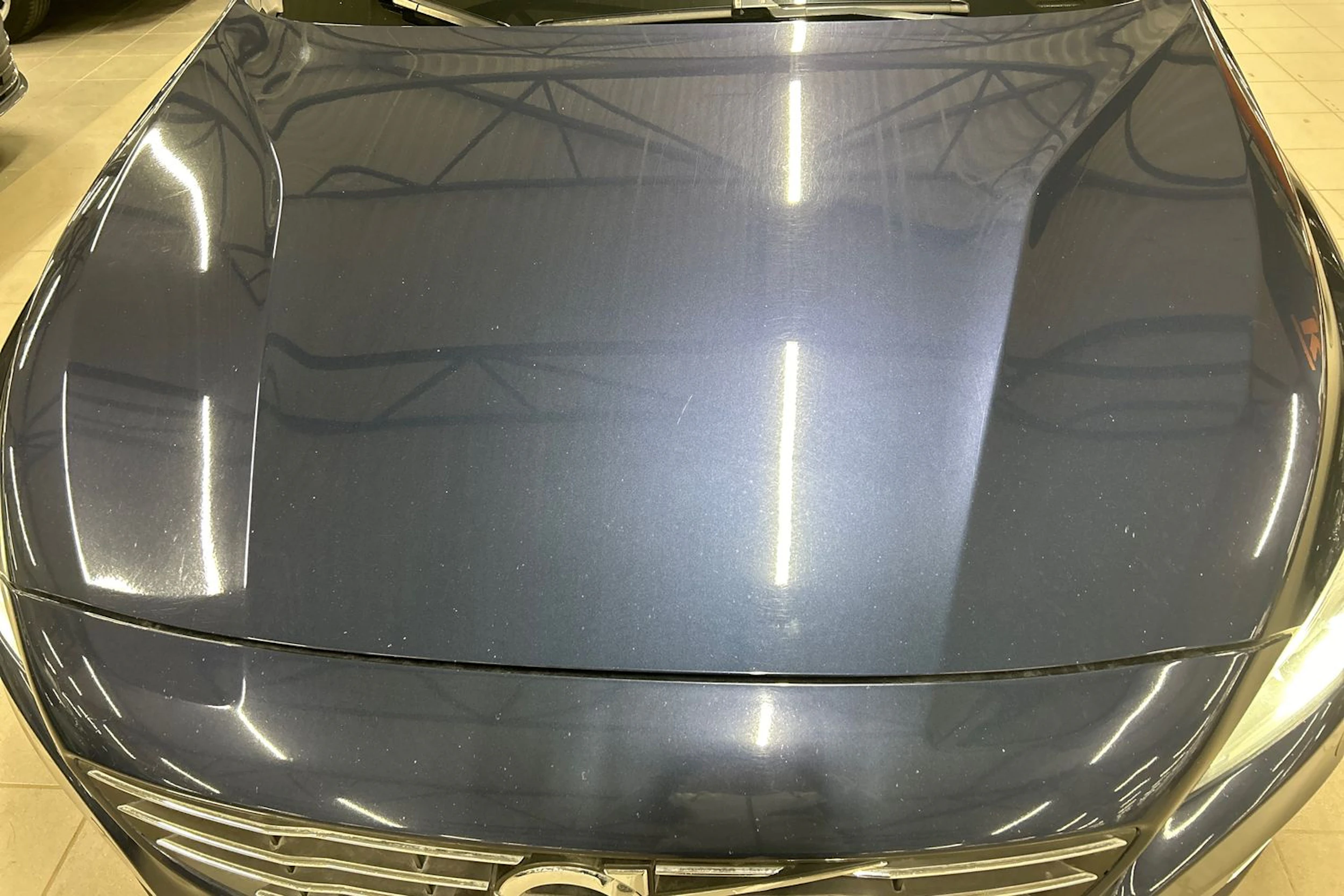sininen Volvo V60 2014 kuva 31.