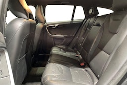 sininen Volvo V60 2014 kuva 8.