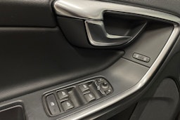 sininen Volvo V60 2014 kuva 21.