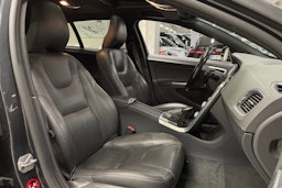 sininen Volvo V60 2014 kuva 25.