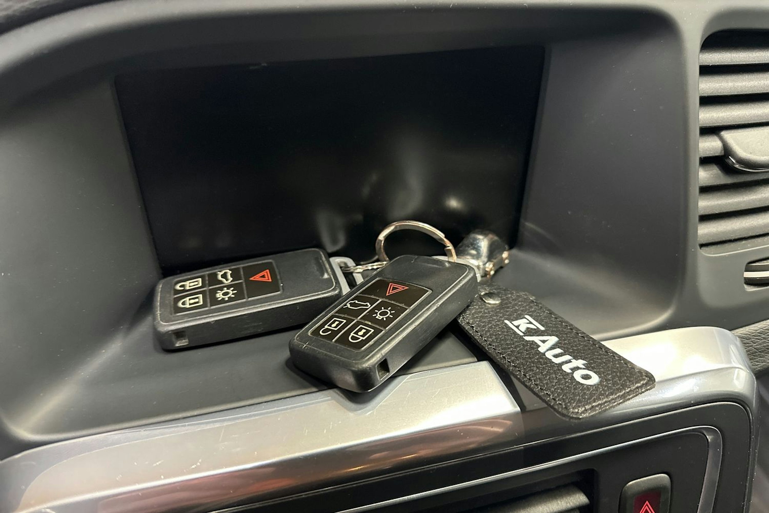 ruskea (beige) Volvo V60 2015 kuva 18.