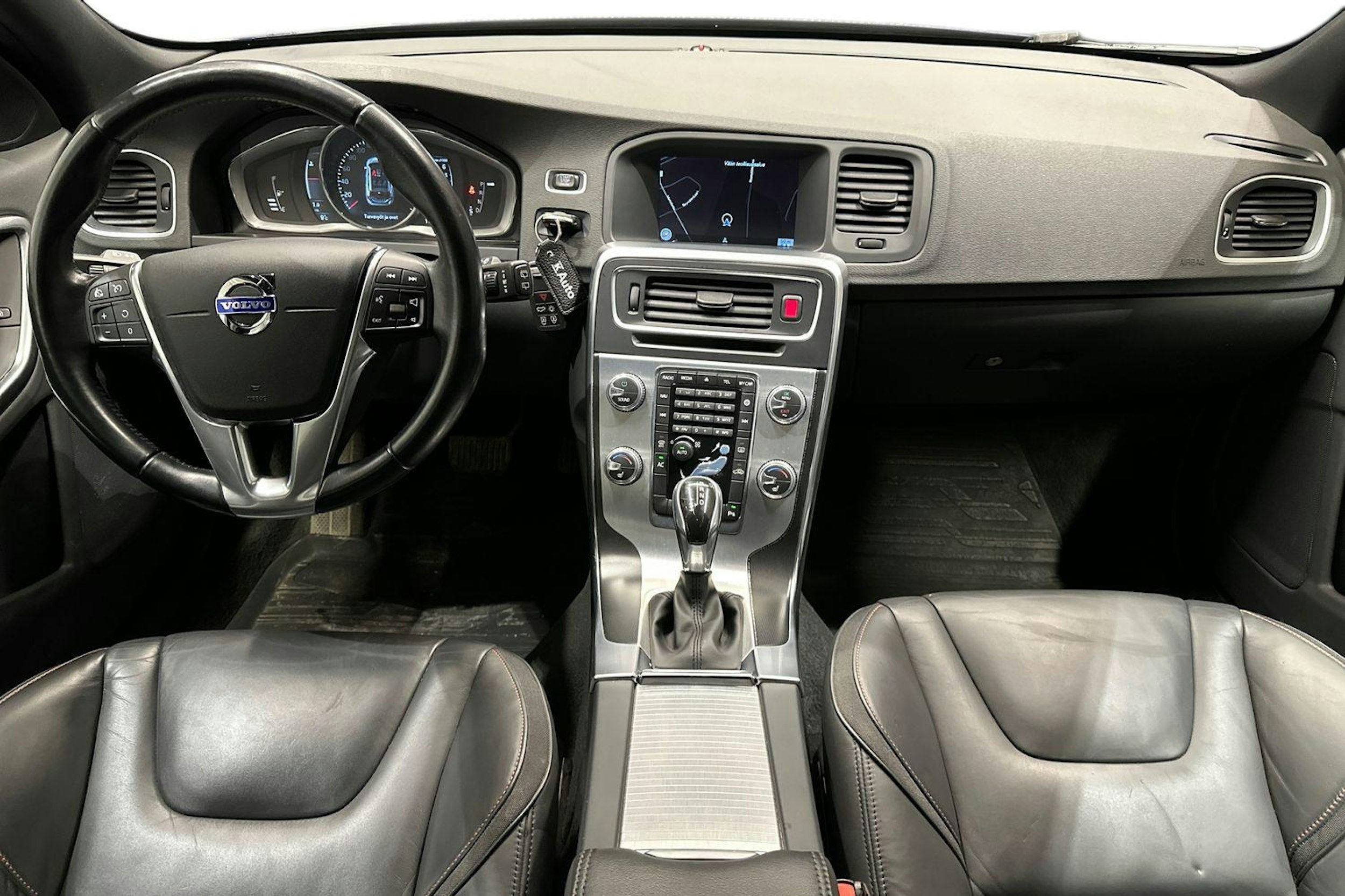 Sininen Volvo V60 2014 kuva 7.