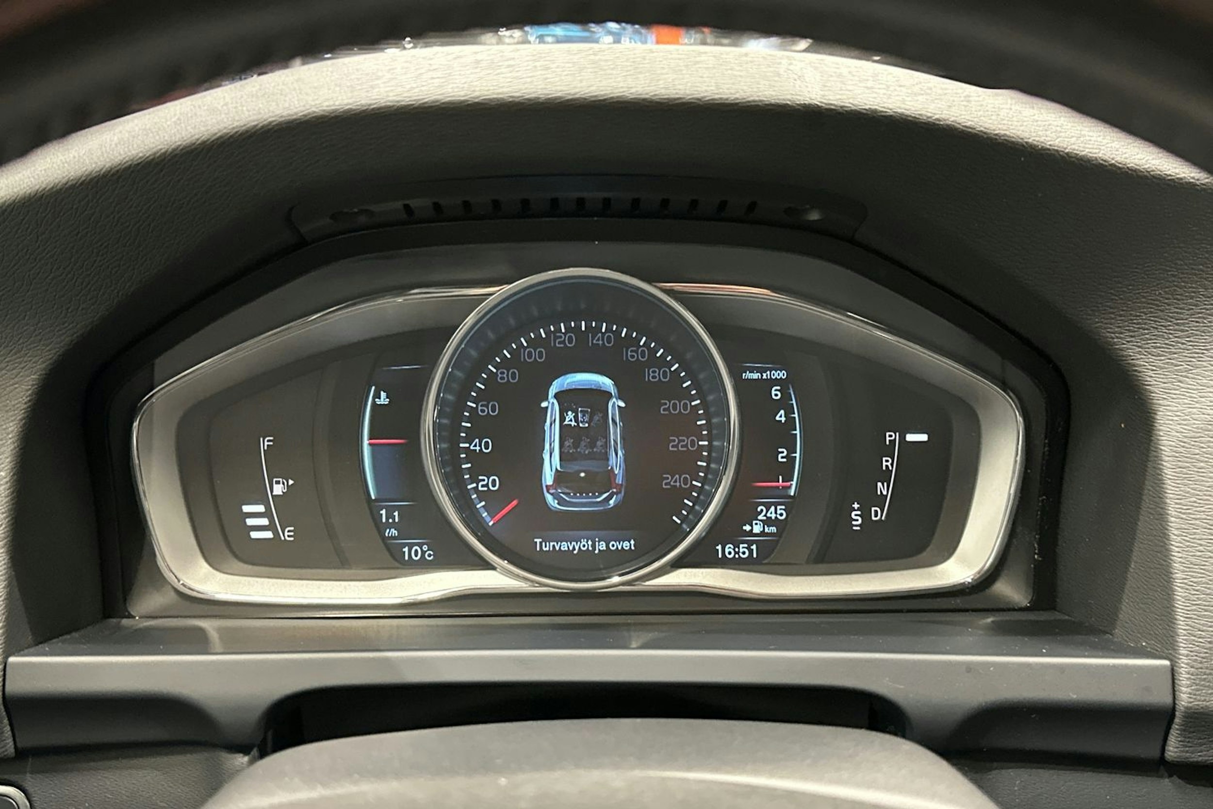 Sininen Volvo V60 2014 kuva 16.