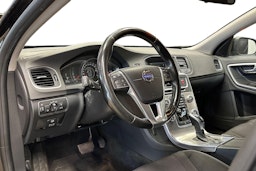 musta Volvo V60 2014 kuva 7.
