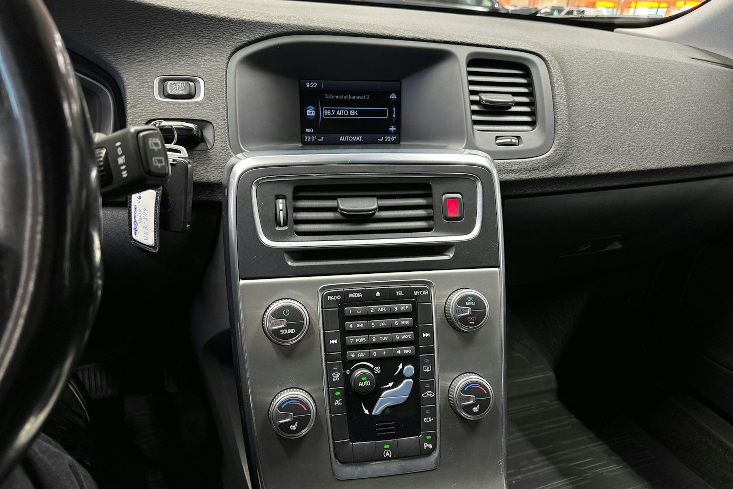 musta Volvo V60 2014 kuva 20.