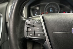 musta Volvo V60 2014 kuva 24.
