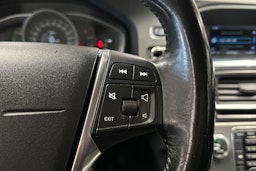 musta Volvo V60 2014 kuva 25.