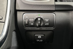 musta Volvo V60 2014 kuva 26.