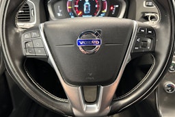 sininen Volvo V60 2015 kuva 14.