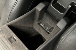 sininen Volvo V60 2015 kuva 21.