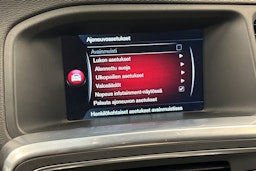 sininen Volvo V60 2015 kuva 22.