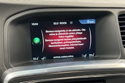 sininen Volvo V60 2015 kuva 24.