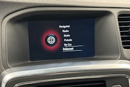 sininen Volvo V60 2015 kuva 25.