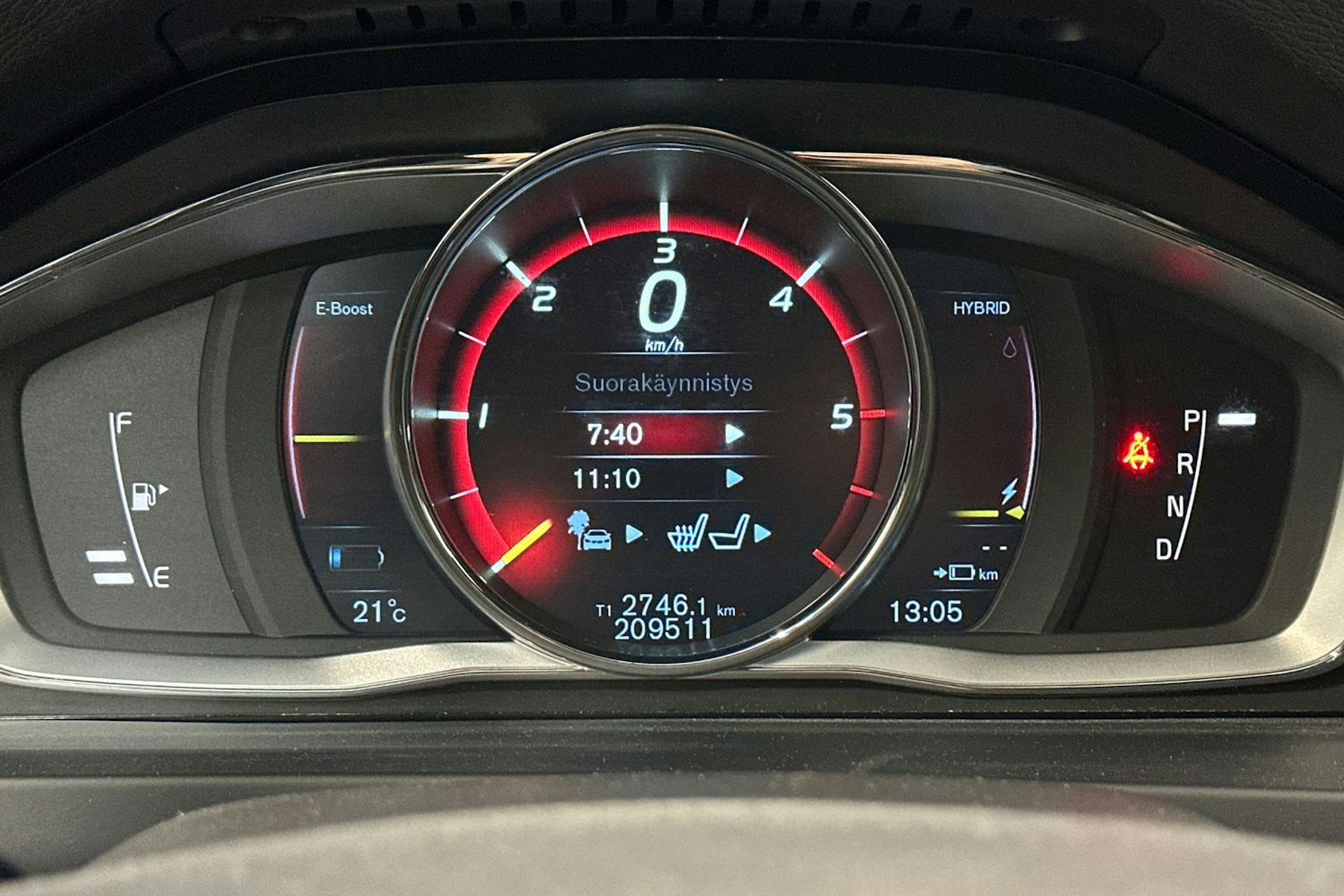 sininen Volvo V60 2015 kuva 27.