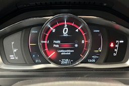 sininen Volvo V60 2015 kuva 28.