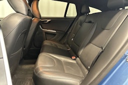 sininen Volvo V60 2015 kuva 30.