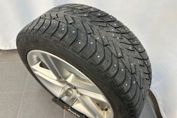 sininen Volvo V60 2015 kuva 37.