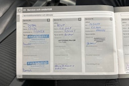 sininen Volvo V60 2015 kuva 39.