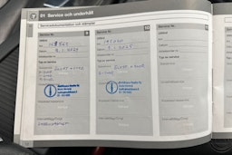 sininen Volvo V60 2015 kuva 41.