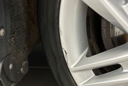 sininen Volvo V60 2015 kuva 42.