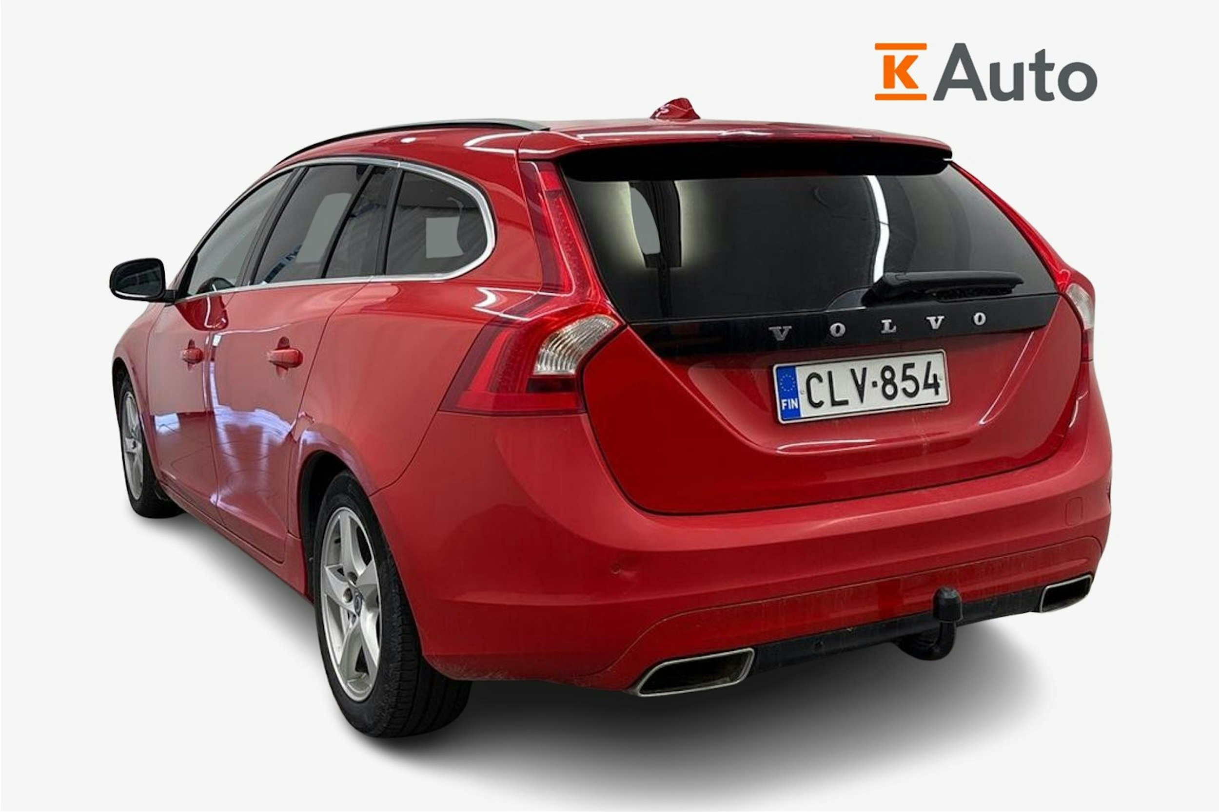 punainen Volvo V60 2015 kuva 2.