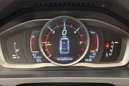 punainen Volvo V60 2016 kuva 15.