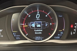 punainen Volvo V60 2016 kuva 19.