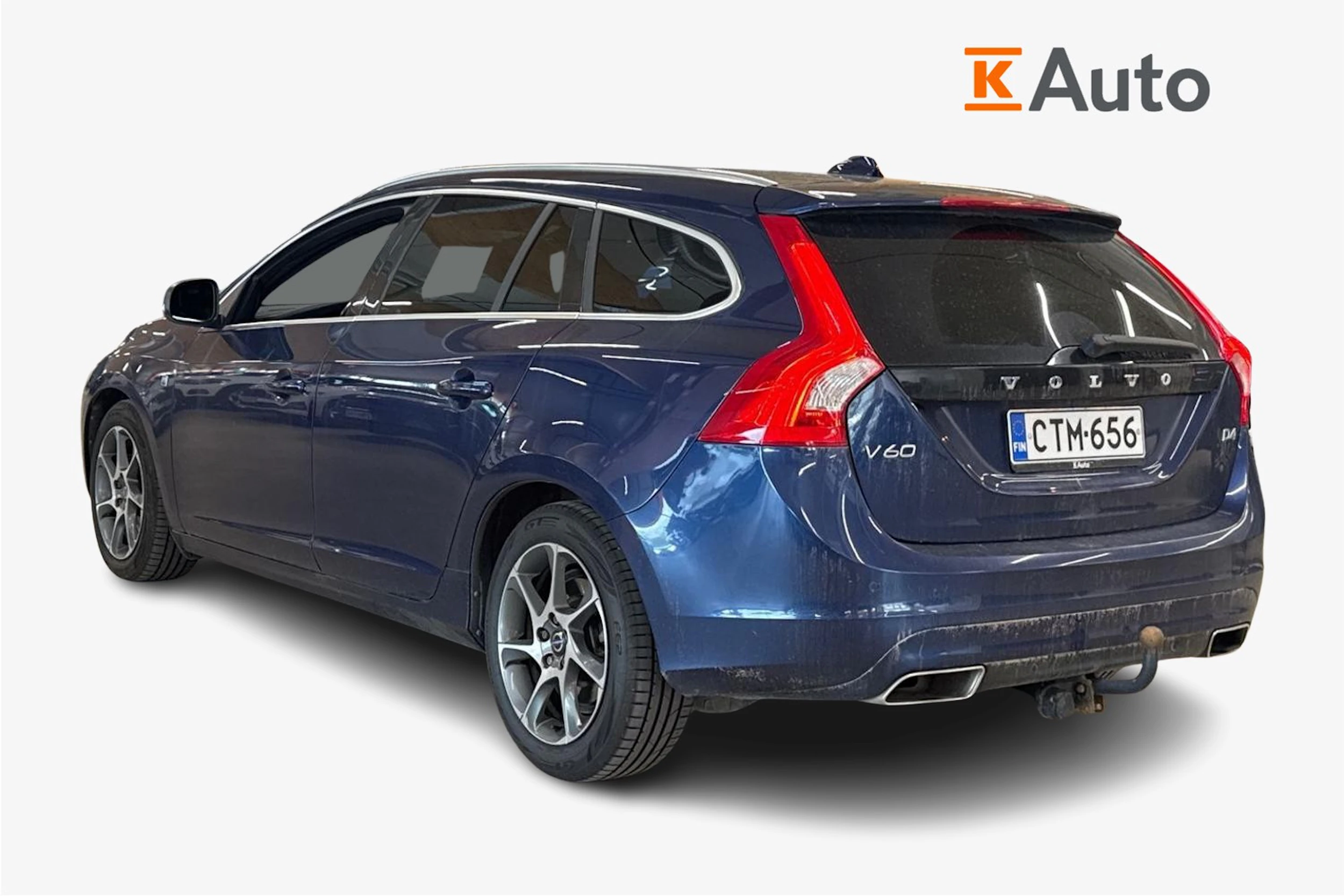 sininen Volvo V60 2015 kuva 2.