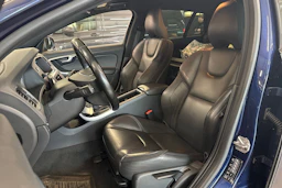 sininen Volvo V60 2015 kuva 4.