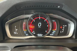 sininen Volvo V60 2015 kuva 7.