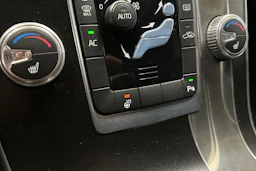 valkoinen Volvo V60 2015 kuva 20.