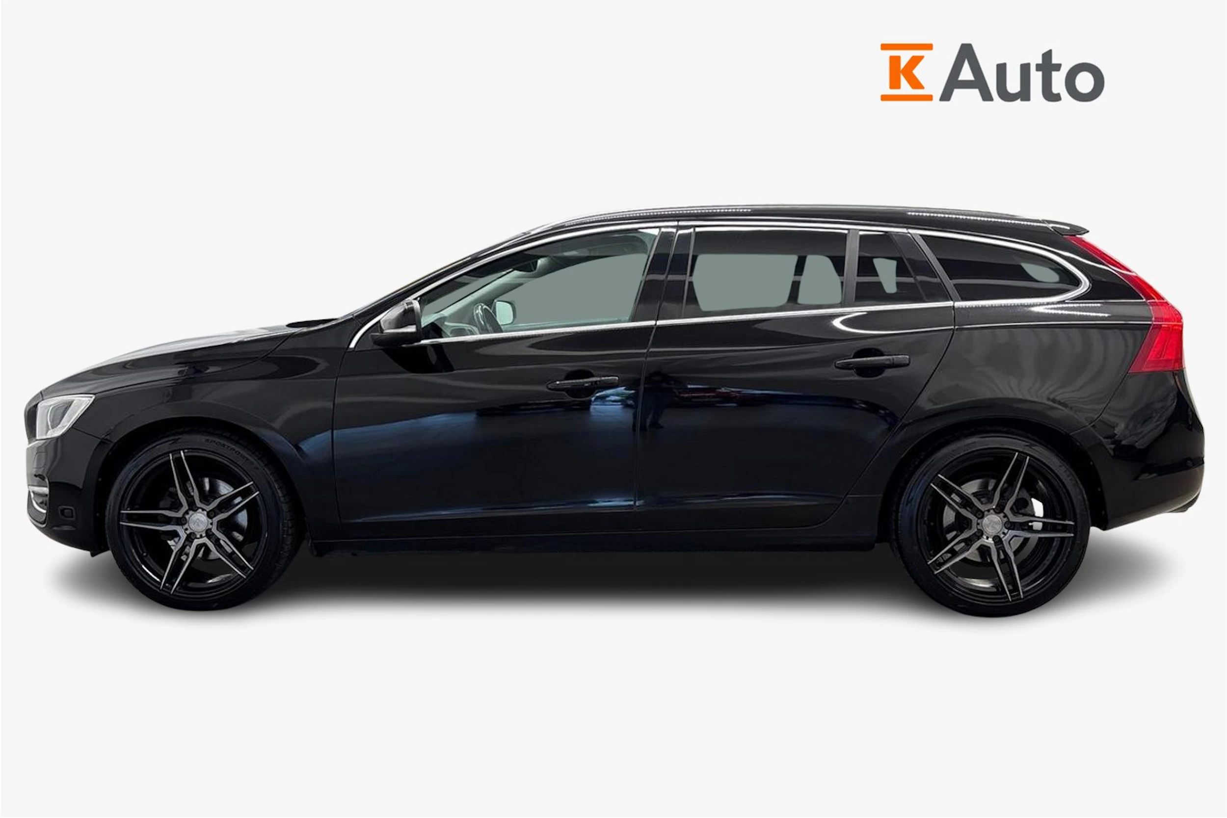 musta Volvo V60 2015 kuva 7.