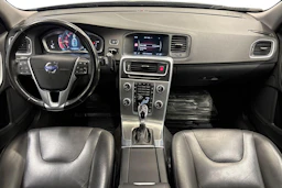 musta Volvo V60 2015 kuva 9.