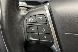musta Volvo V60 2015 kuva 19.