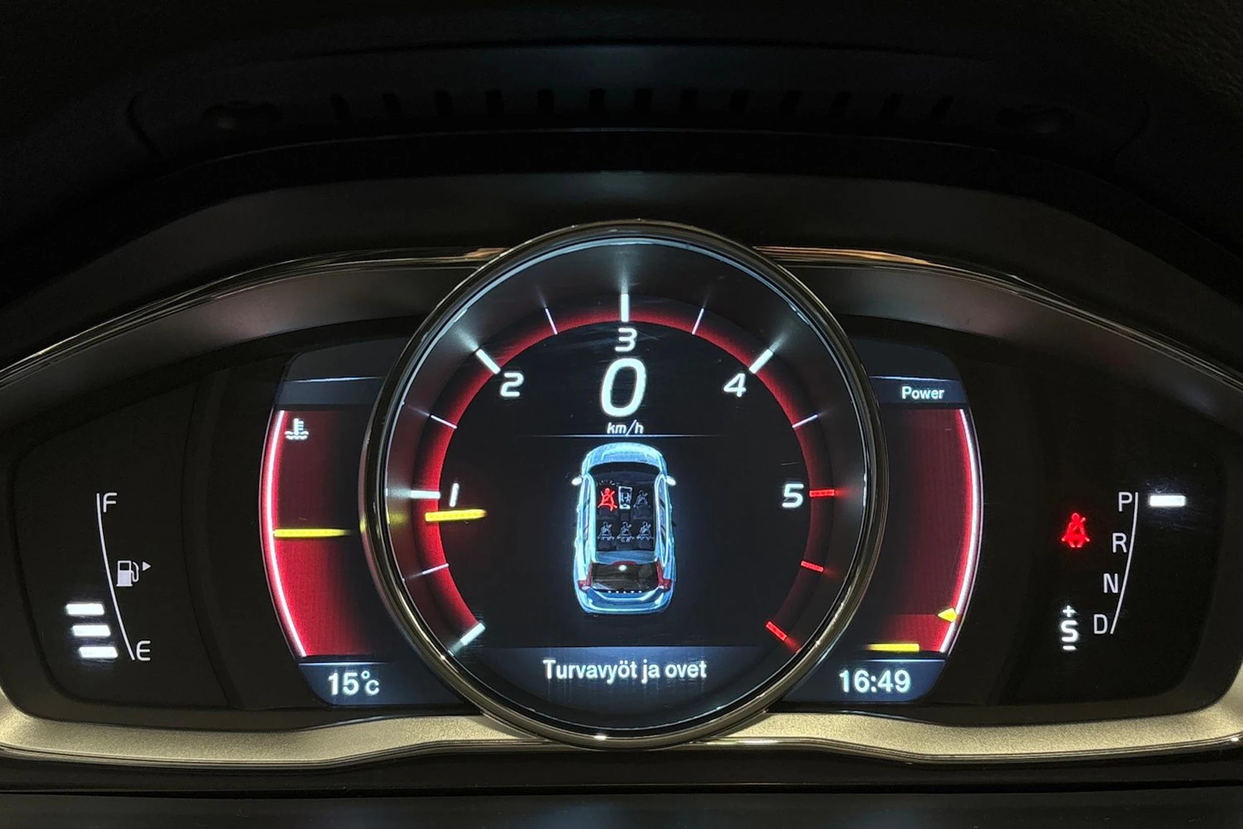 musta Volvo V60 2015 kuva 21.