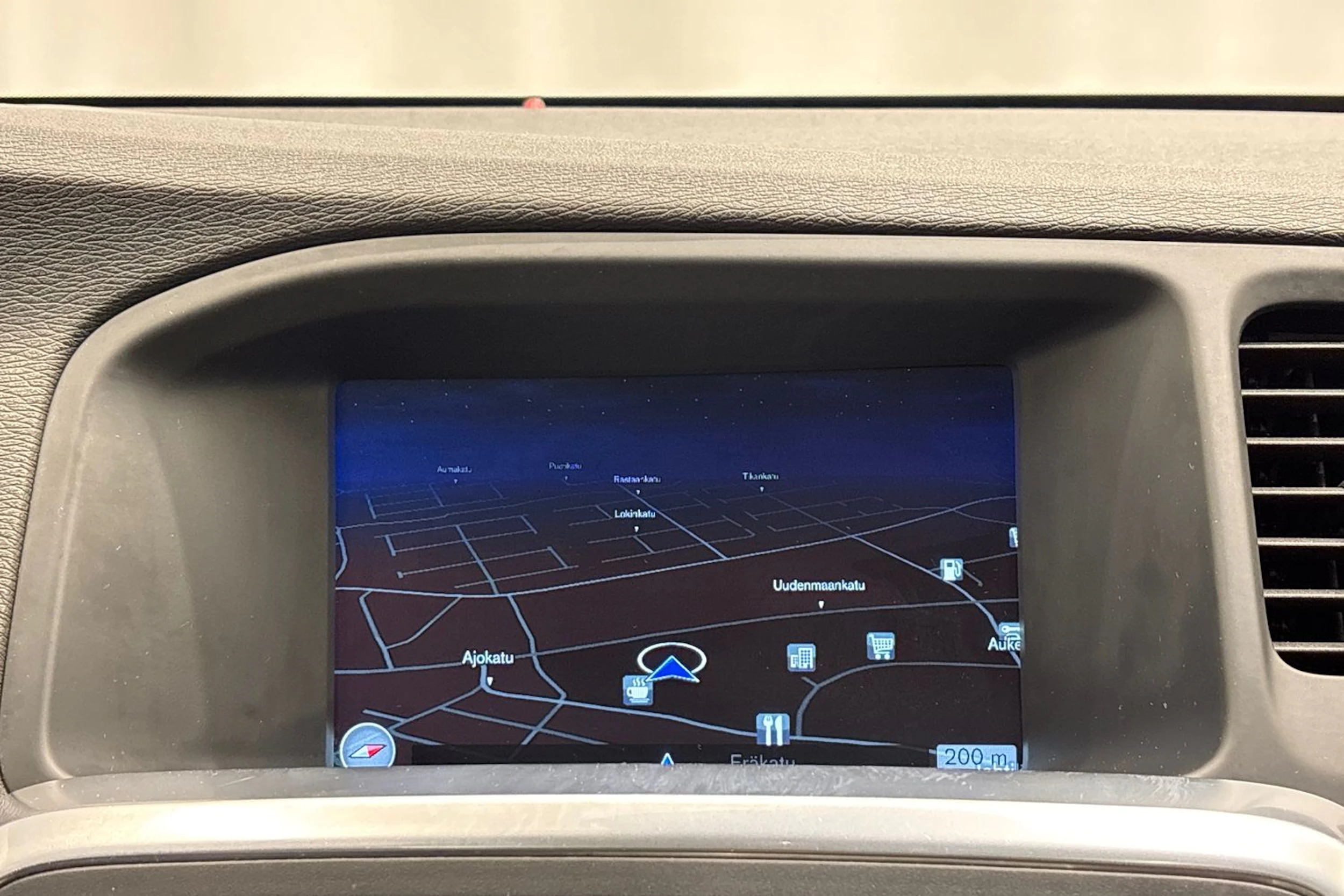musta Volvo V60 2015 kuva 23.