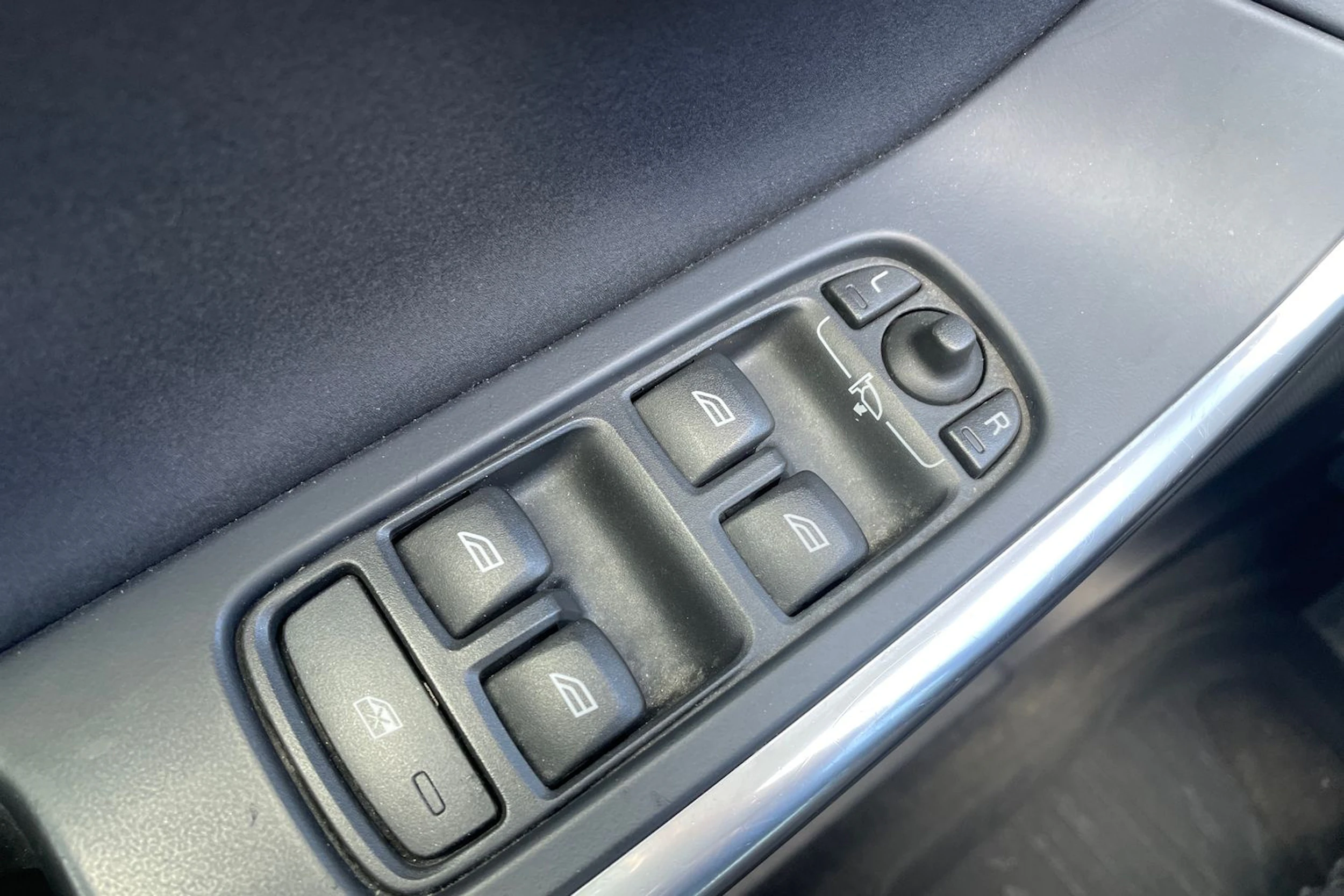 met. hopea Volvo V60 2015 kuva 23.