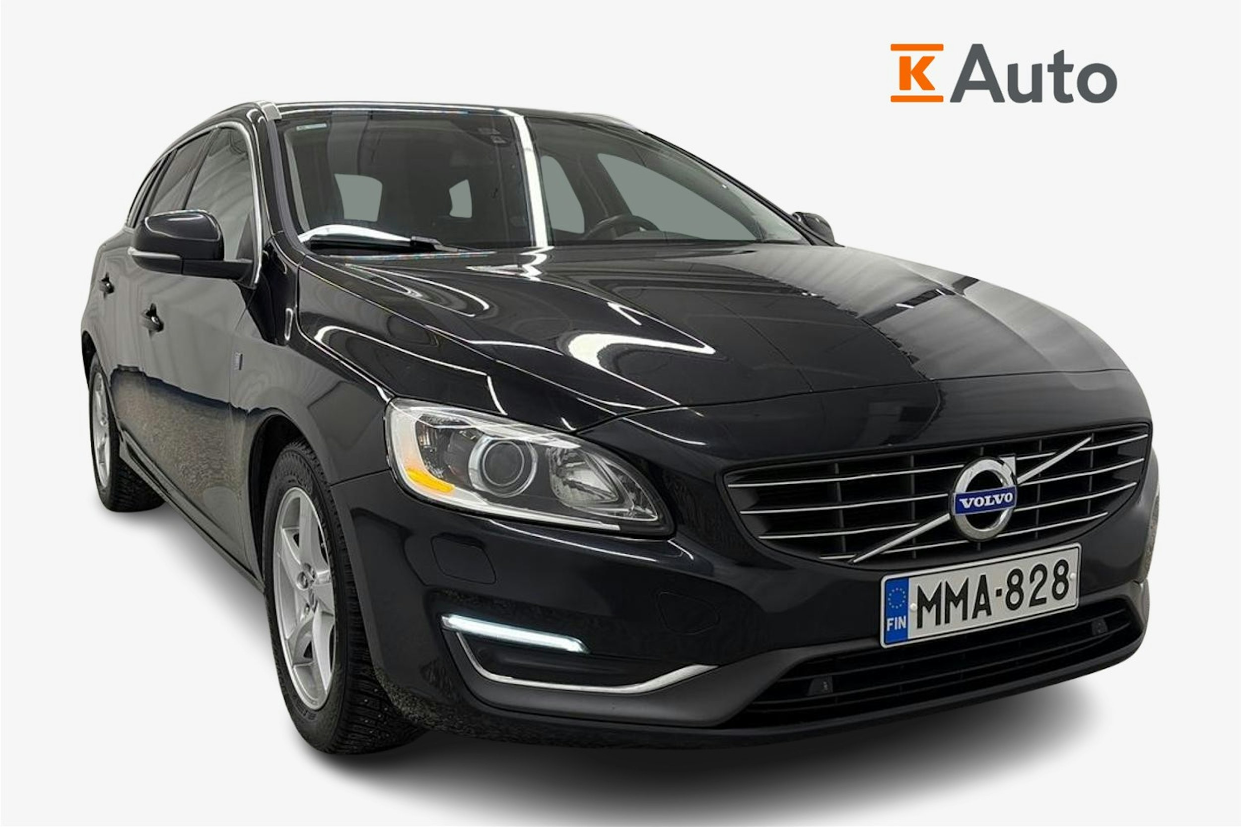 musta Volvo V60 2015 kuva 1.