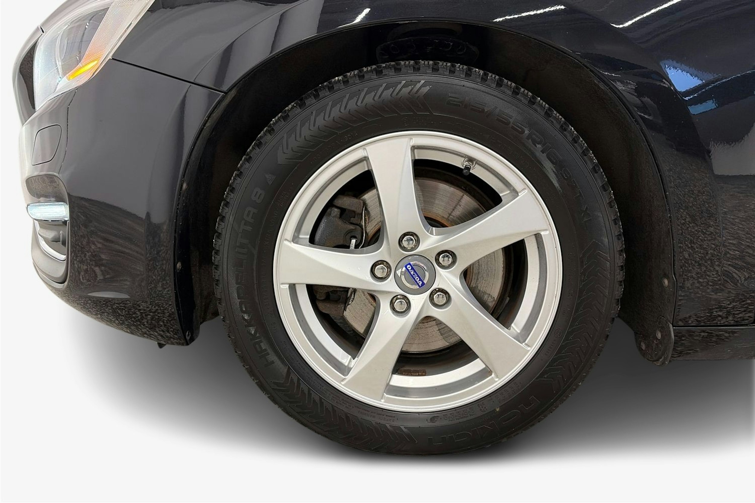 musta Volvo V60 2015 kuva 11.