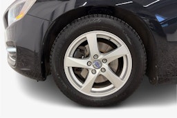 musta Volvo V60 2015 kuva 11.