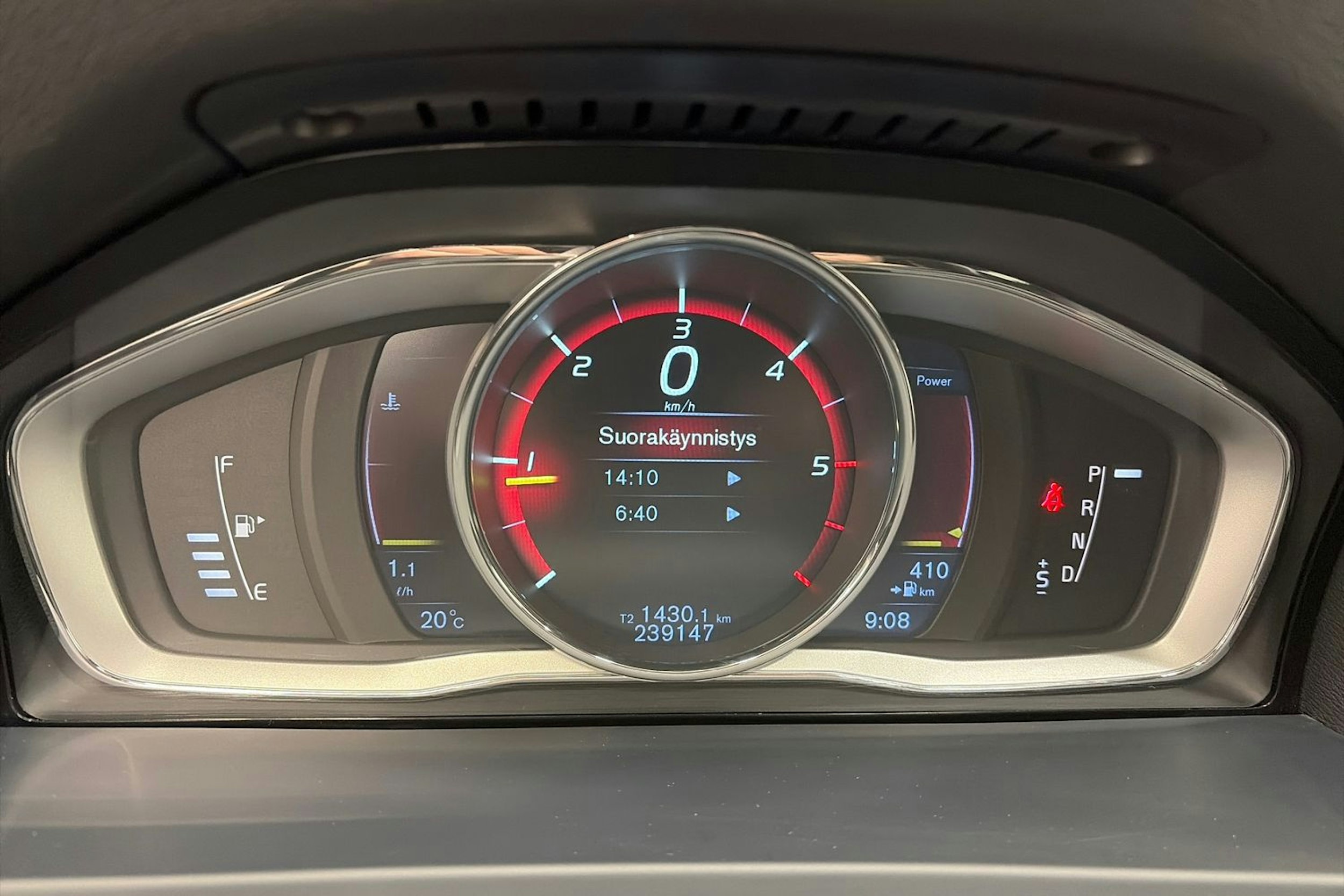 musta Volvo V60 2015 kuva 19.